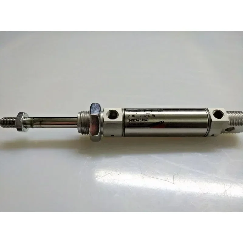 Cilindro pneumático CAMOZZI = peças pneumáticas camozzi