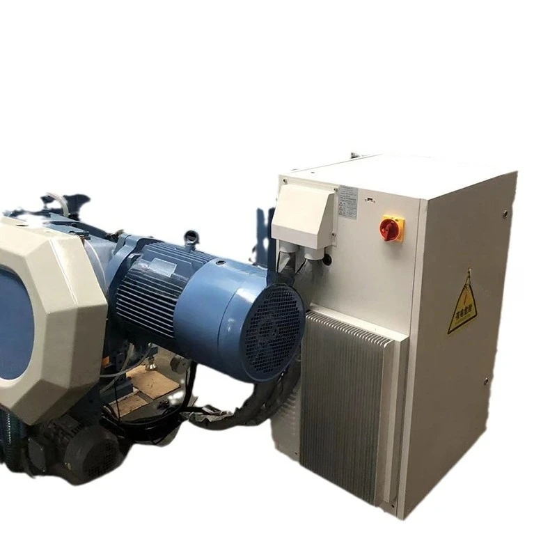 Automatic air-jet loom, air-jet loom for screen cloth