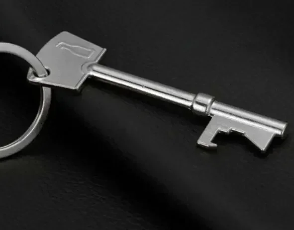 Portable Key Shaped Opener for Man Key Chain Keychain Beer Opener Wedding Favors and Gifts Kitchen Accessories Gadgets