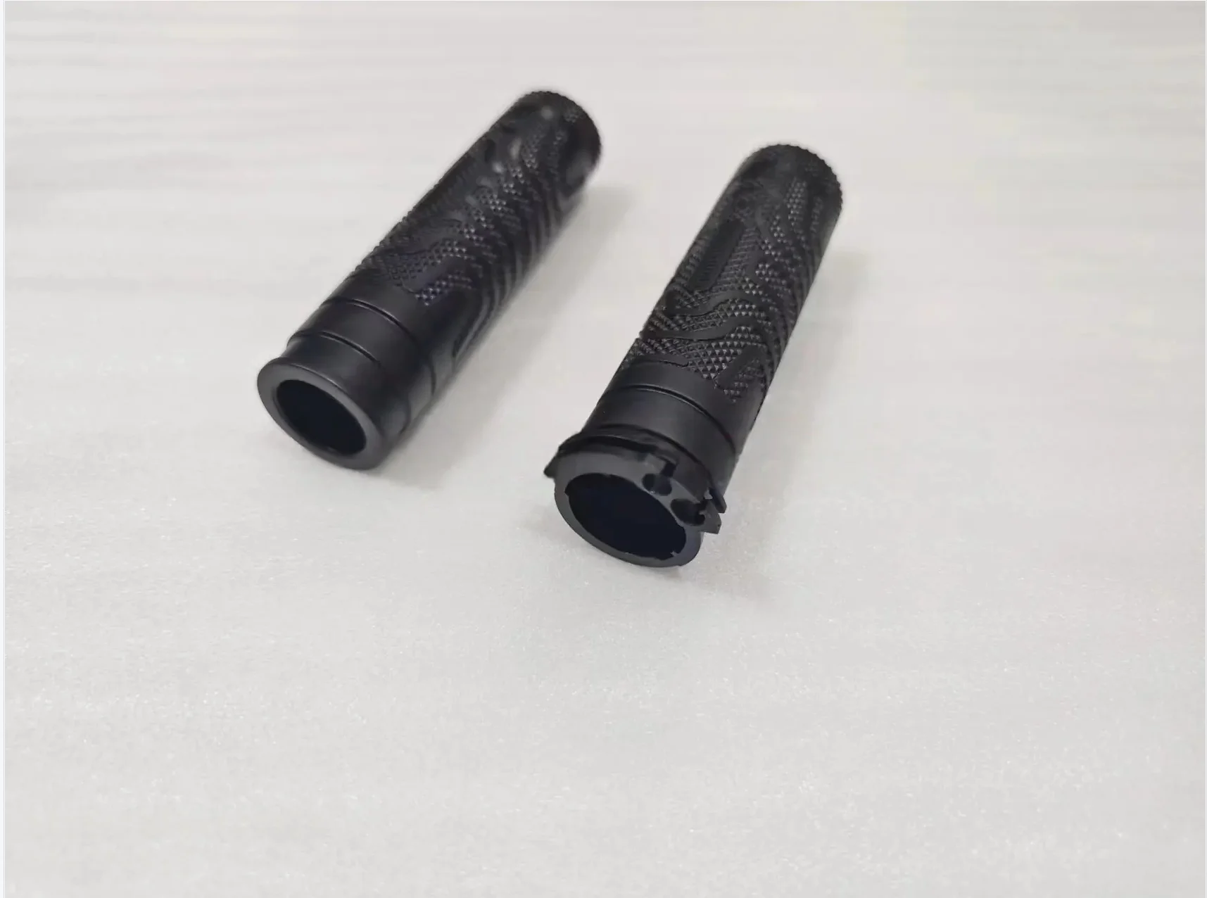For Qjmotor Srv600v Accessories  Left And Right Direction Handlebars Throttle Grip Handlebar Oiler Rubber Handle