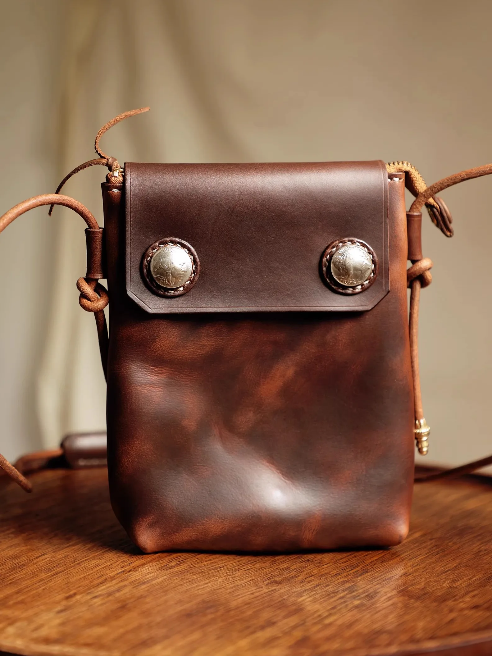 Outdoor brand vegetable tanned cowhide men's small phone shoulder bag fashion designer handmade genuine leather crossbody bag