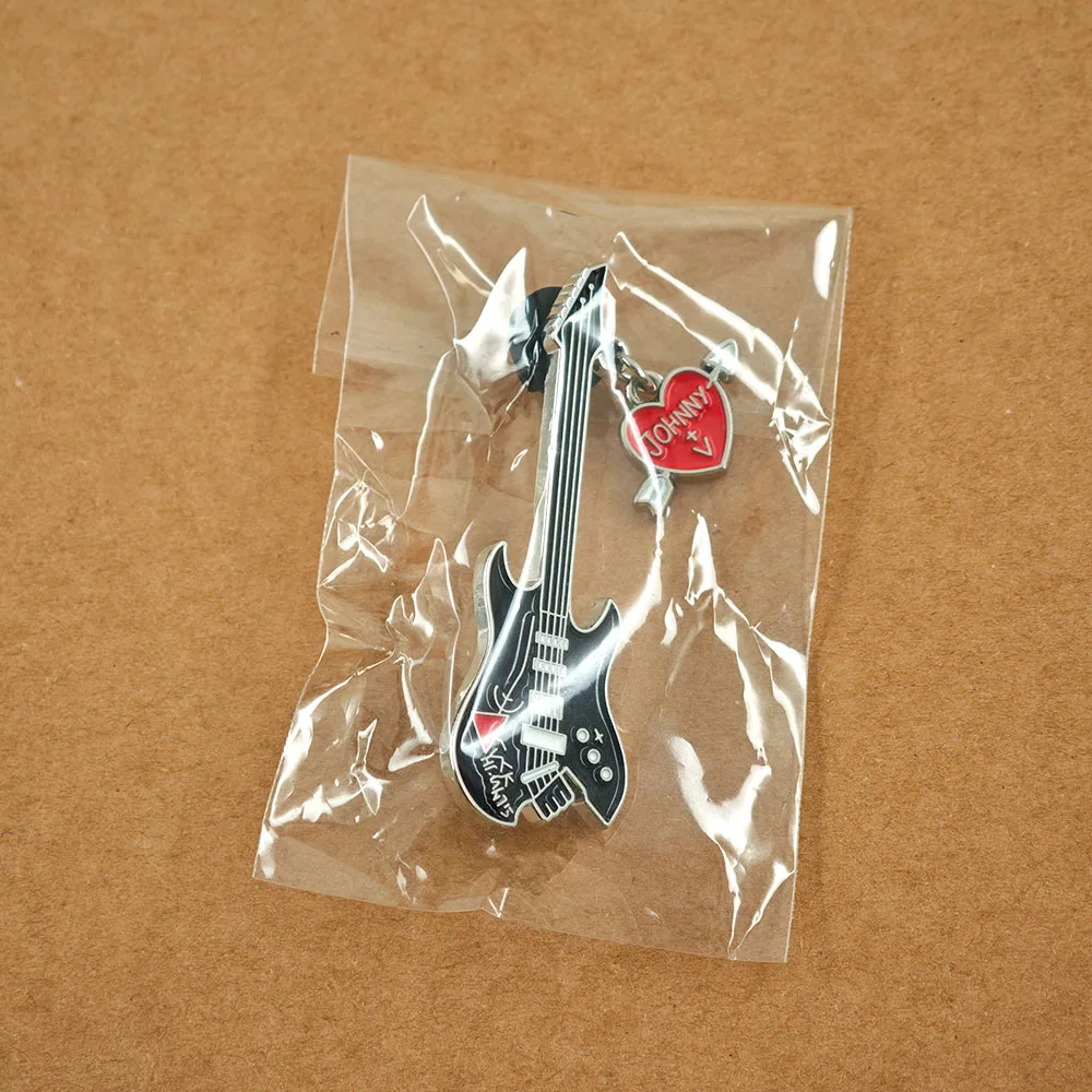 Johnny Rock Gitarren-Anstecknadel mit Emaille-Verzierung, Herz- und Pfeil-Design, Metall-Brosche, Punk-Musik-Fan-Sammlerstück, Revers- und Rucksack-Dekoration, Geschenk – Detail 12