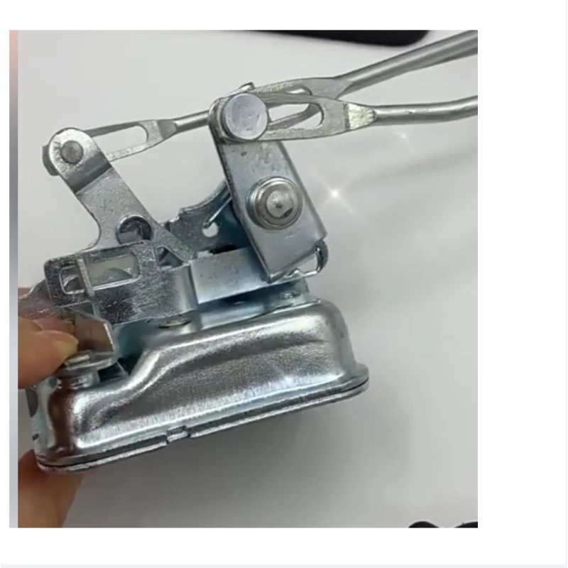 Suitable for  SK140 200 210 250 350-6E-8  220/300/360-7  xcavator Cab Door Lock Assembly
