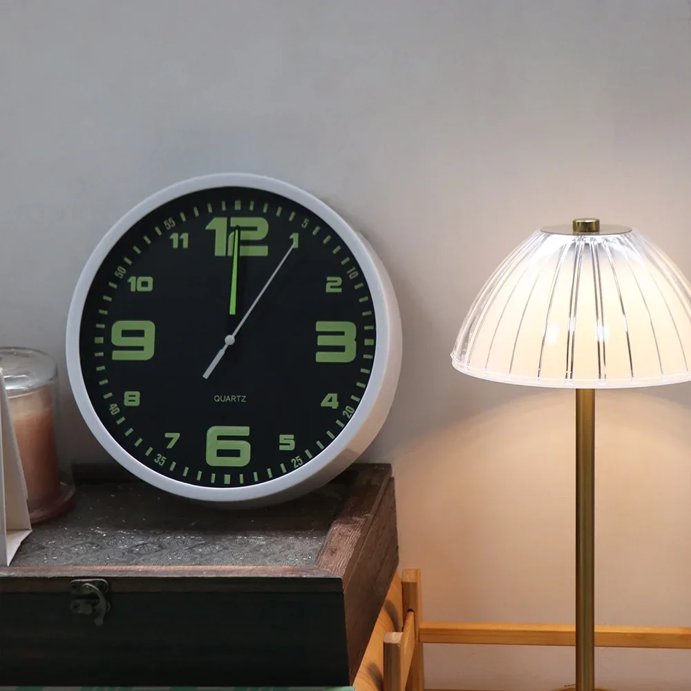 Home Decoration Silent Quartz Wall Clock Plastic Time Accuracy Luminous Wall Clock Fashion Round Digital Clock Home