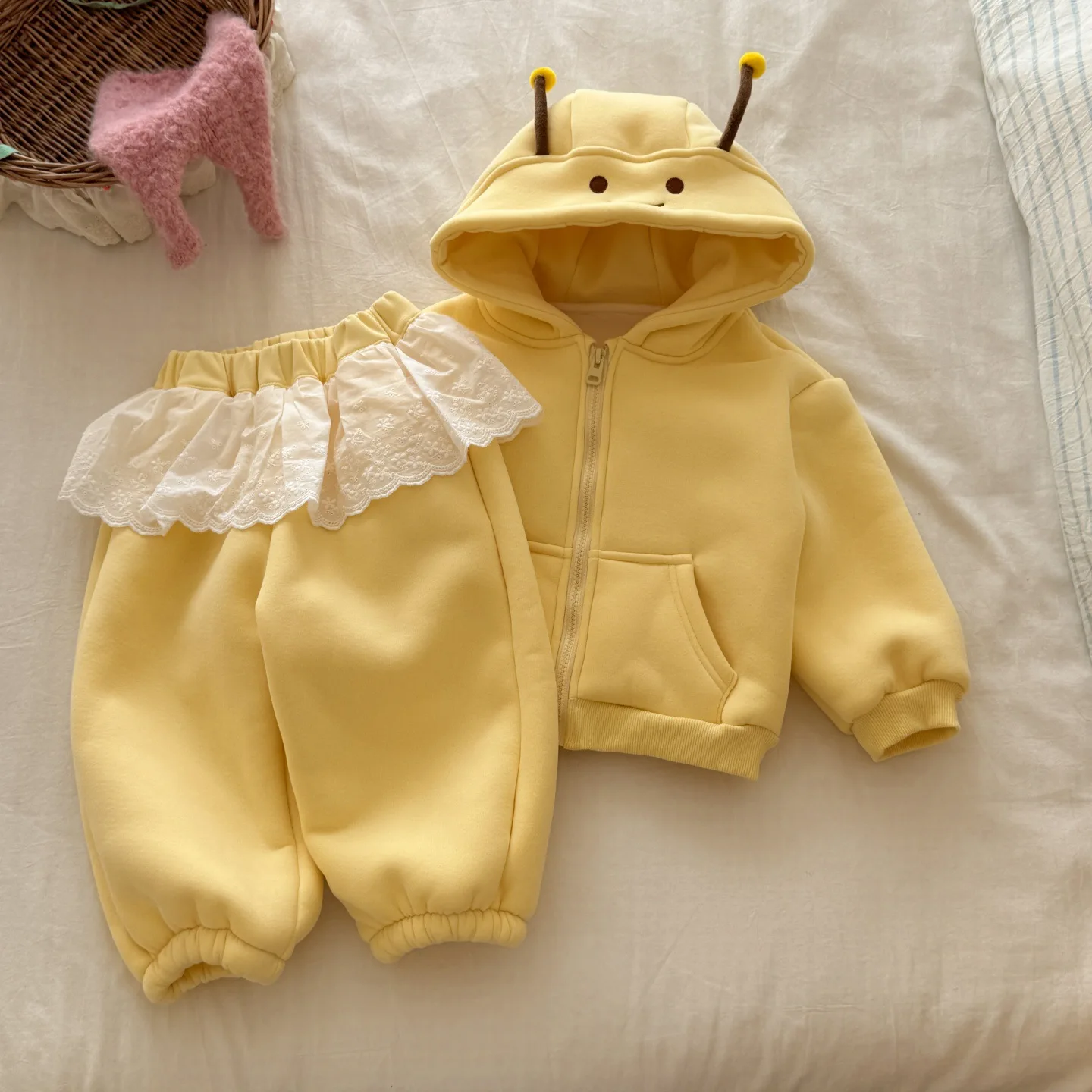 2026 new cartoon hooded sweatshirt set treasure autumn and winter with plush cute kindergarten two-piece set
