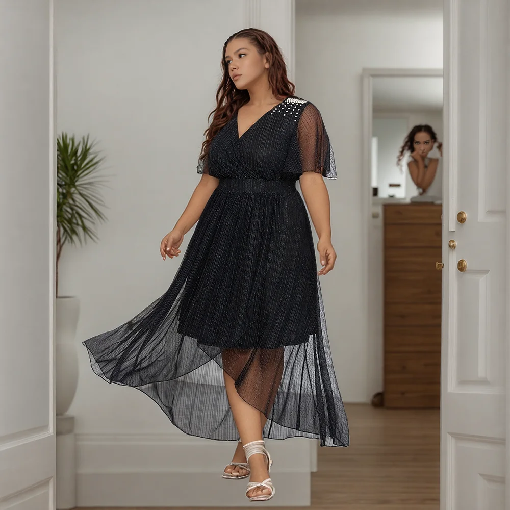 Sukienka koktajlowa, elegancka, plus size, błyszcząca, brokatowa, marszczona, obcisła mini sukienka, sukienka z cekinami, z falbankami na rękawach.