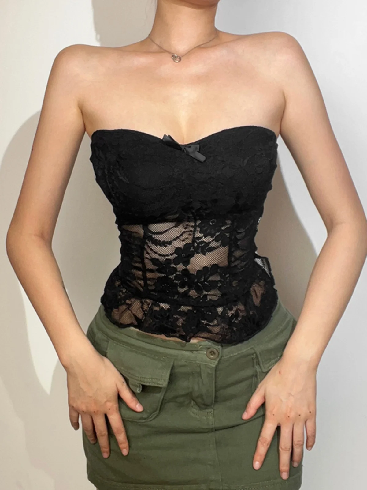 WEIRD PUSS printemps été Sexy évider dentelle haut court femmes Faion épissure minceur orth gilet rue Sle couleur Pure