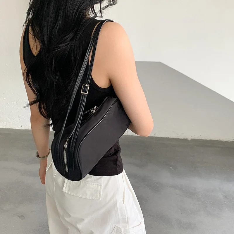 Nylon-Schultertasche, koreanische Damen-Unterarmtasche in Uni-Farbe, minimalistische Vintage-Handtasche mit leichtem Reißverschluss für Pendler. – Detail 17