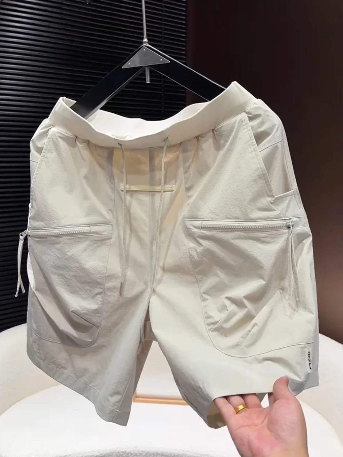 

Summer New Style Men's Loose Fit Fashionable Workwear Shorts with Big Pockets Quick Dry Sporty Casual Five-Quarter Pants