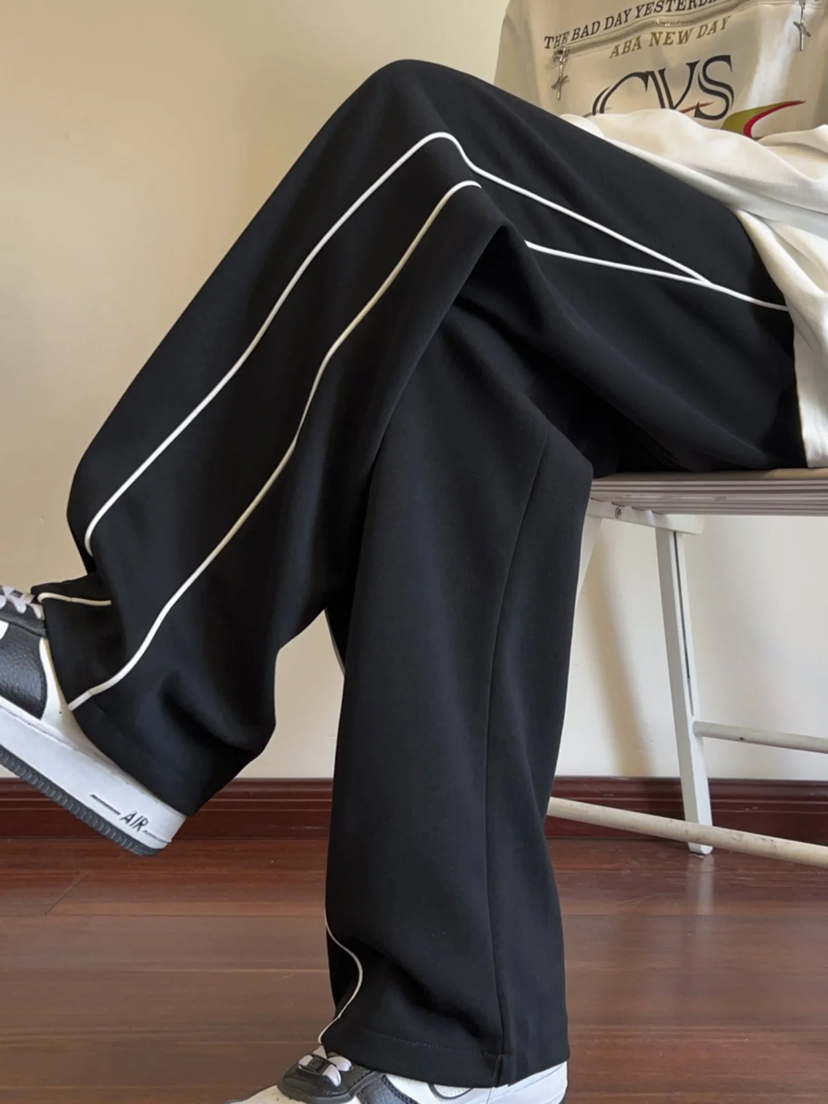 

Men's Oversize Wide Leg Sweatpants Reflective Strip Loose Straight Spor American Casual Long Trousers Youthful Vitali Sle