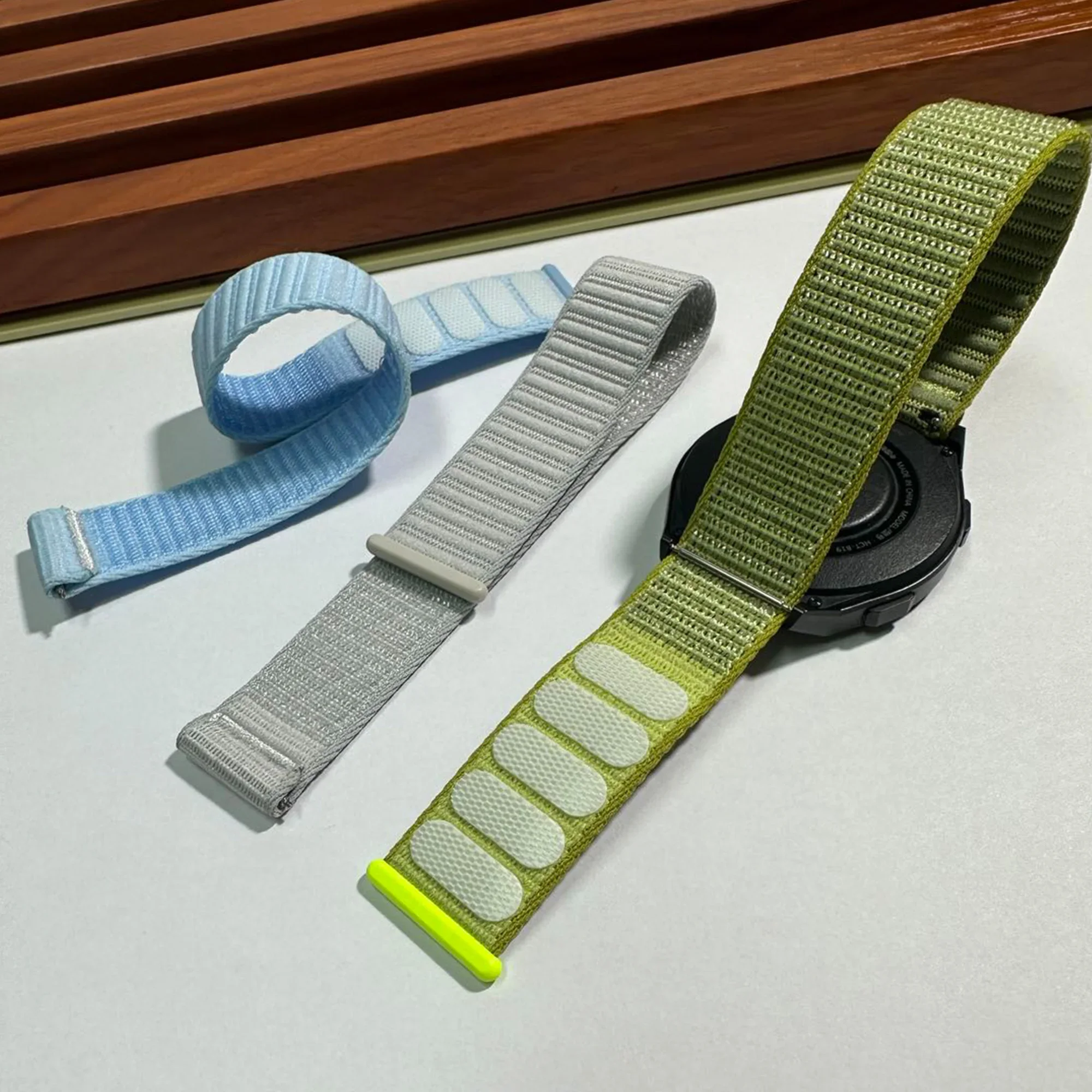 Tali Jam Tangan Nylon Elastis 22mm dengan Pengait Lepas Cepat Desain Baru, Tali Jam Nylon yang Dapat Disesuaikan untuk Kenyamanan