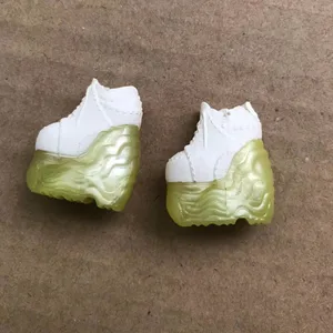 オリジナルの人形のハンズシューズブーツイヤリング装飾ドールの交換白いベージュの茶色の手カラフルな人形のアクセサリー 8ベストセールスLOL OMGアクセサリー-8