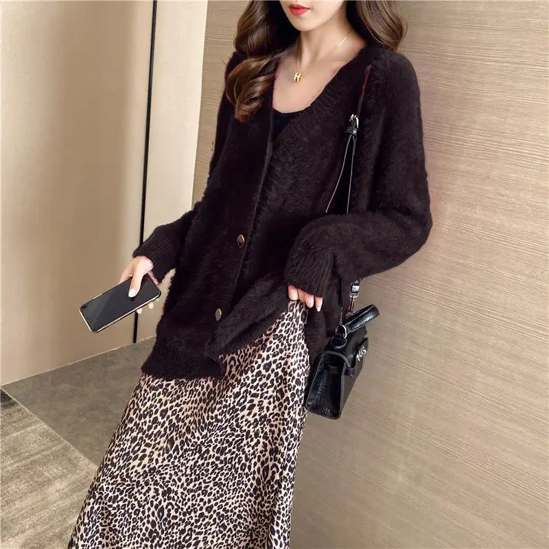 Women Autumn and Winter Korean New V-neck Mink Fleece Cardigan Fashion Youth Soft Supple Sweater Bubble Sleeves Mid Length Coat