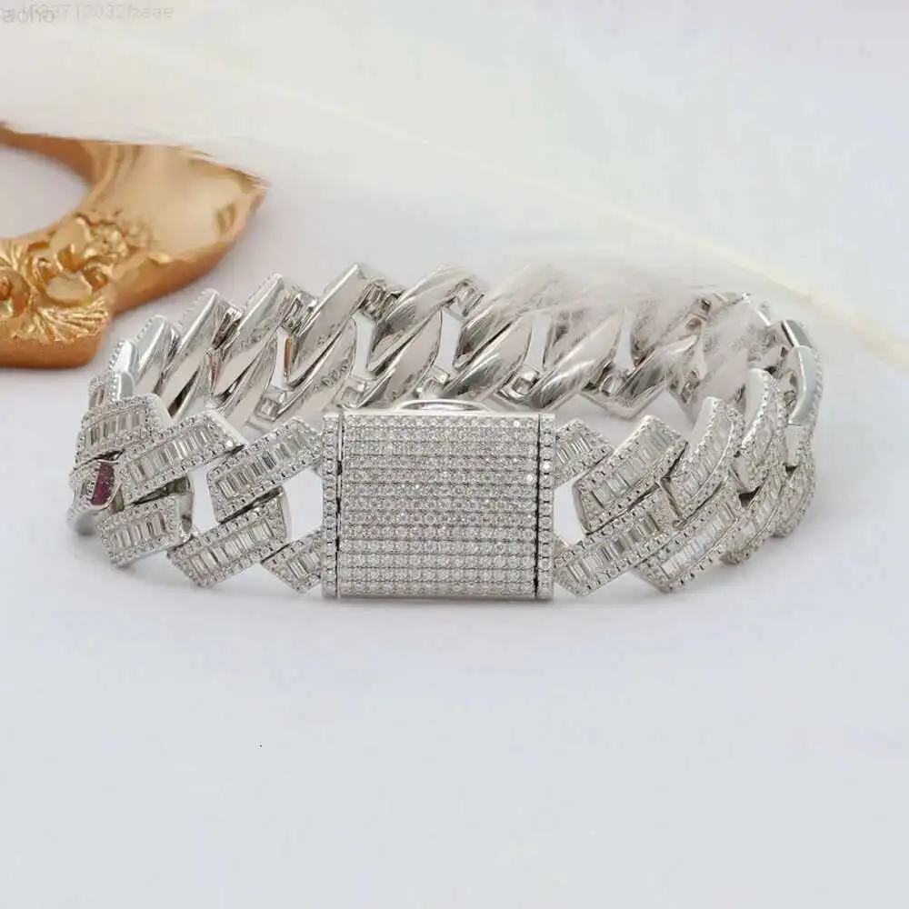 

Paston Customized Iced Out Moissanite Big Size 18mm 8inchs Cuban Chain Bracelet 925silver Vvs Hiphop Diamond Jewelry