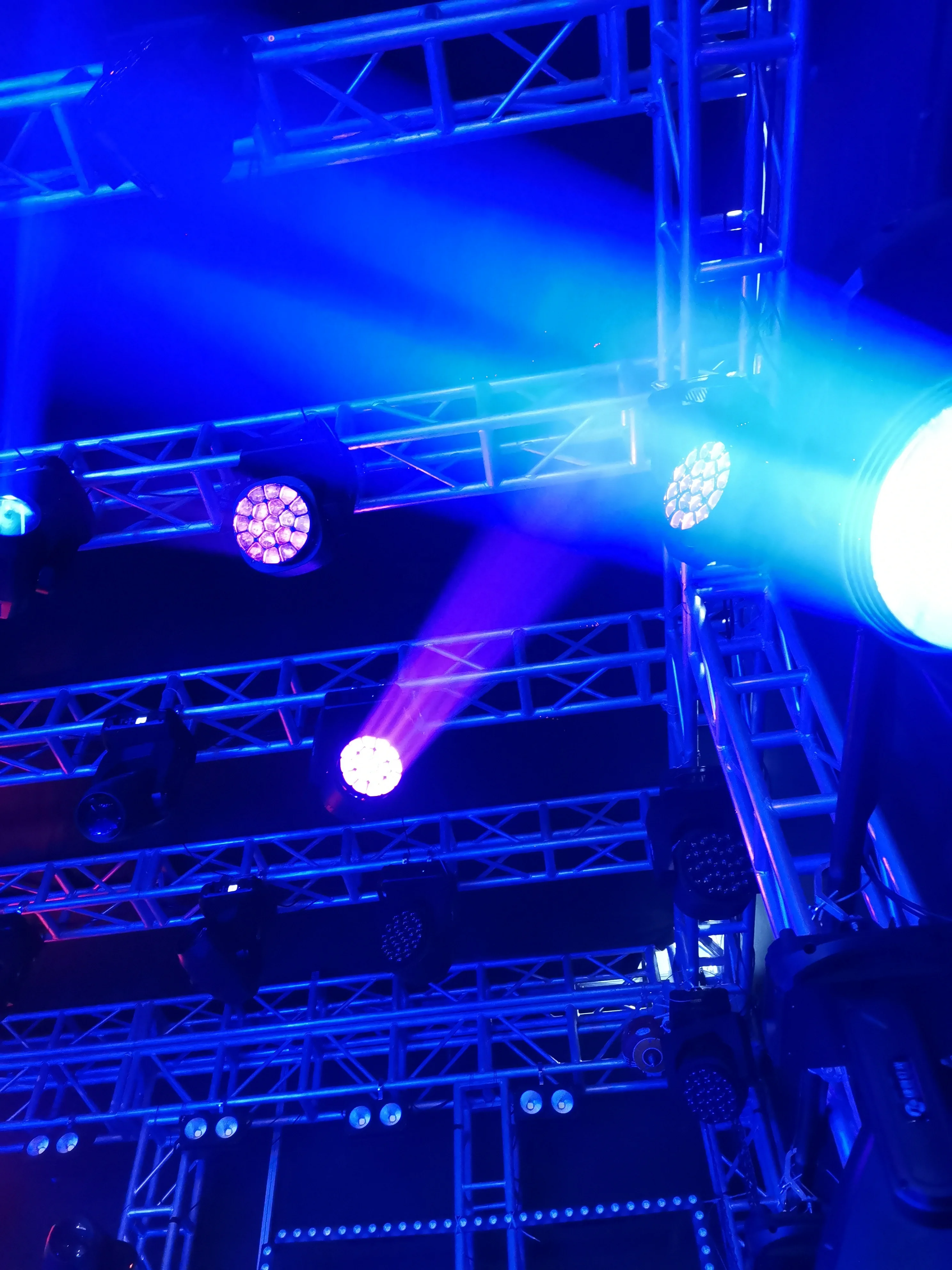 Future Wholesale Zoom BEE Eye 19X15W 4-in-1 LED Wash