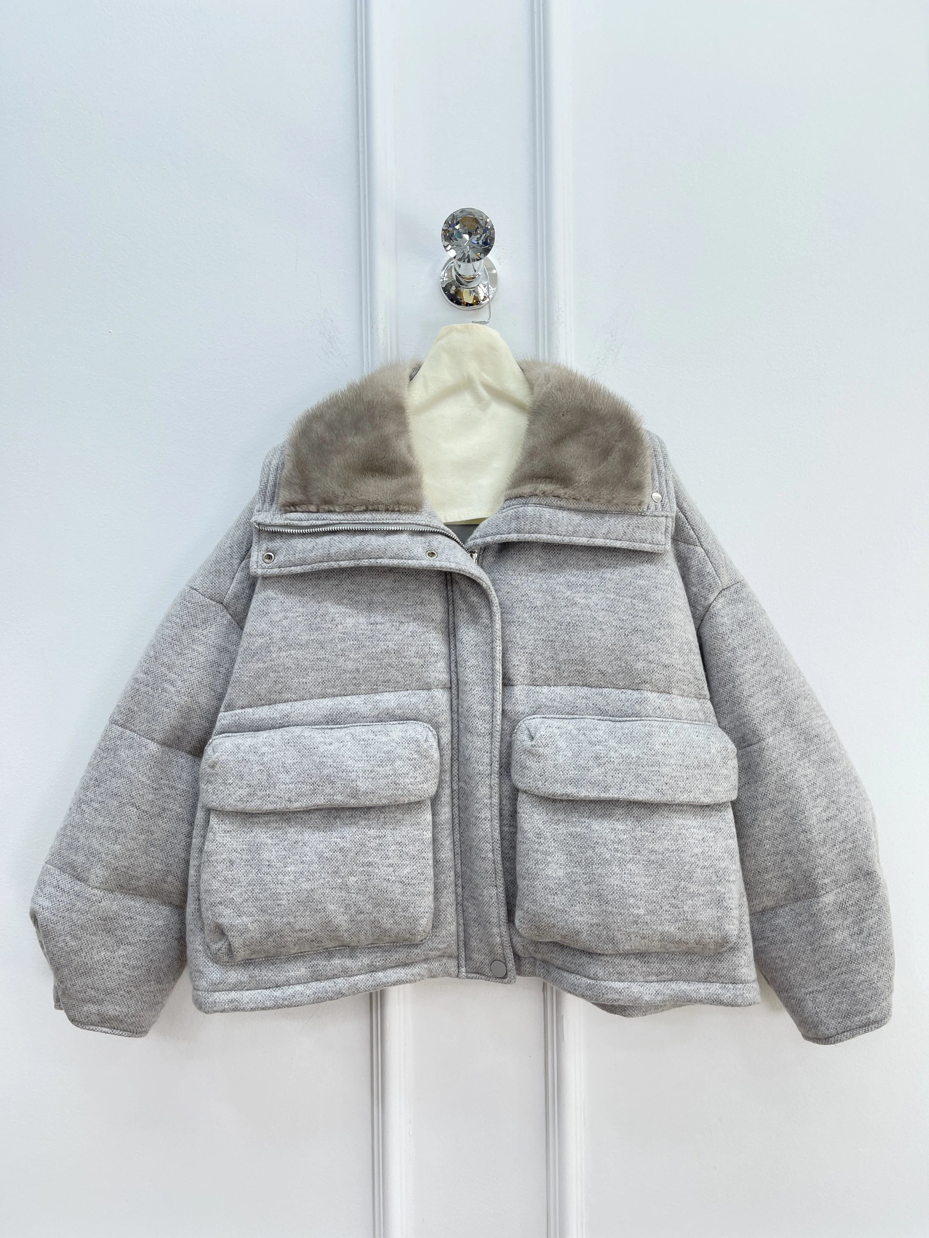 

Autumn/Winter High-Quality Casual Cashmere And Sheep Wool Knitted Cardigan Set For Women, Fashionable Short Skirt