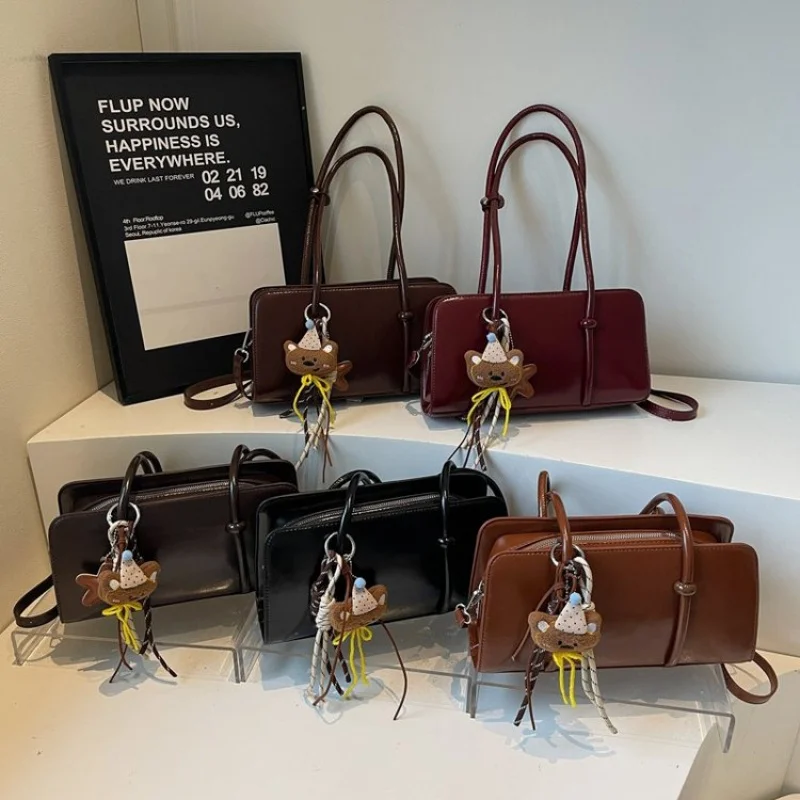 

Popular Leather Messenger Bag For Ladies Luxury Brand Crafted Elegant And Functional With Adjustable Features