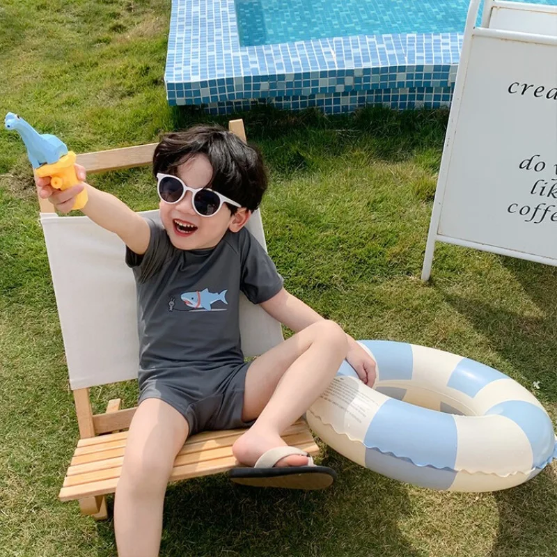 Bañador de una pieza para niños, traje de baño de manga corta, secado rápido, estampado de tiburón, surf