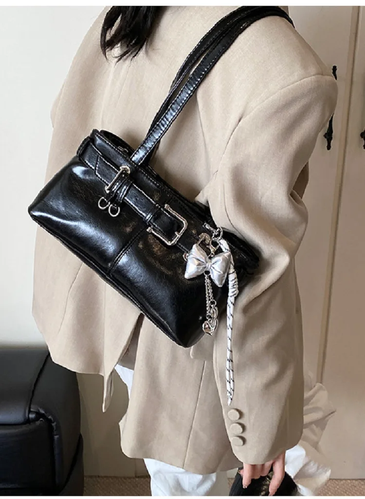 

2025 New Women Belt Buckle Design Shoulder Satchels Bag For women Luxury Designer Handbags Branded Fashion handbag With Pendant