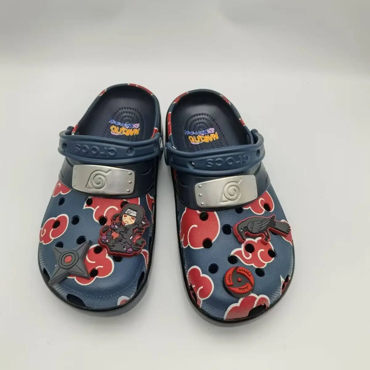 

Naruto Uchiha Itachi Akatsuki Clogs, Anime Print Slip-On Shoes with Decorative Charms, Breathable Eva Sandals for Fans Fashion