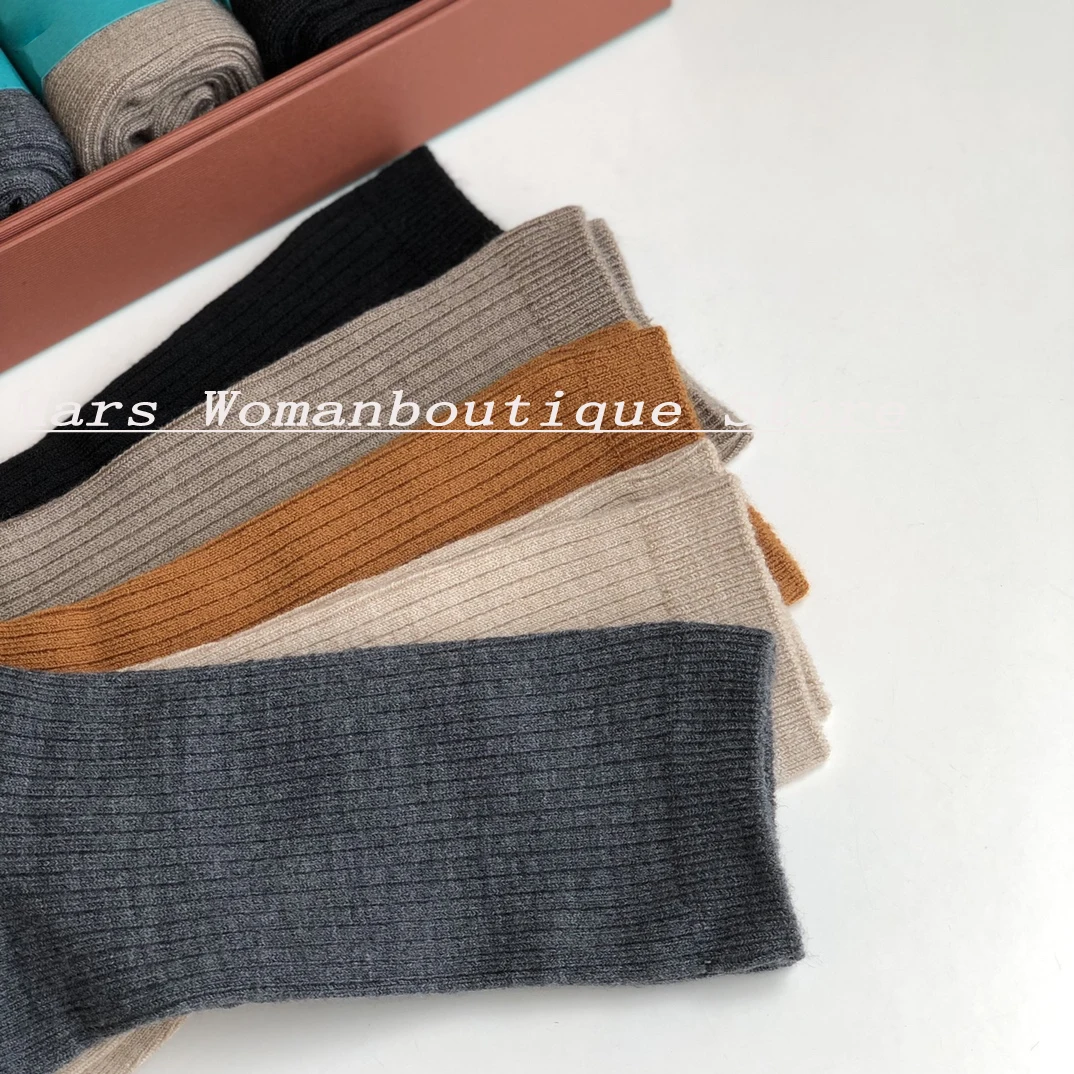 Soft and Delicate Cashmere Socks for Women, Skin-Friendly, Sweat-Absorbent, Warm and Deodorant, Five Colors, L, P