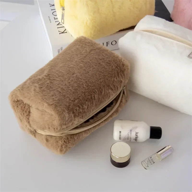 1 Pc Girl Soft Travel Cosmetic Bag Organizer Case Cute Lady Make Up Case Necessaries Solid Color Plush Makeup Bag for Women