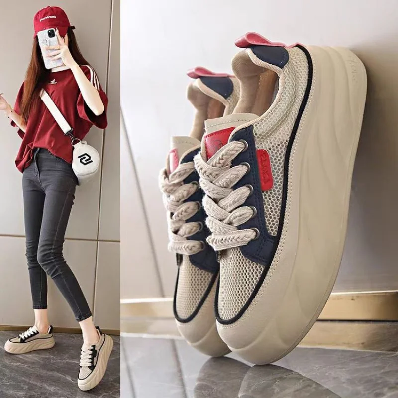 

Женские летние кроссовки из сетки, дышащие, универсальные, новый модный стиль, сочетаются с юбками, белые повседневные туфли