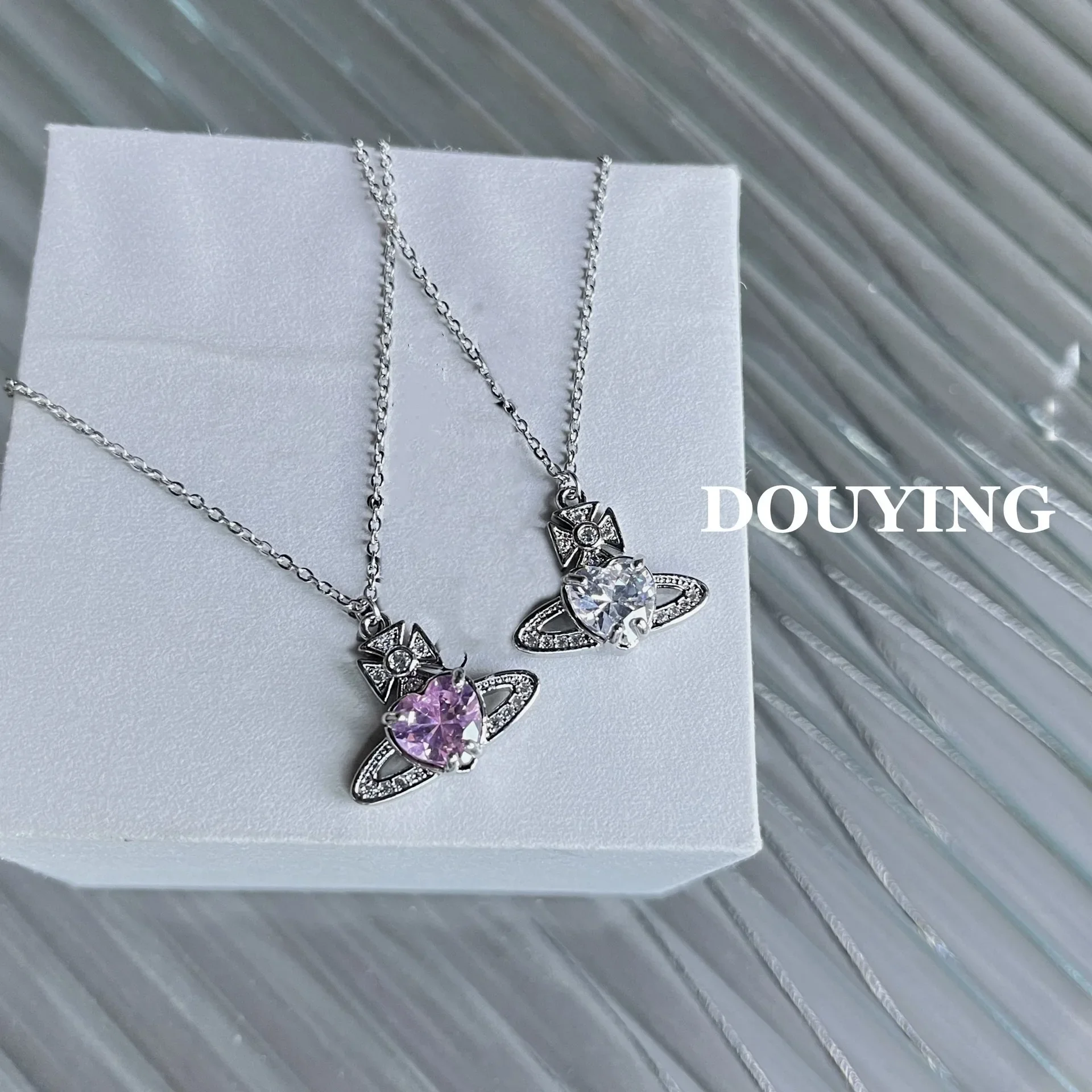 Niche Design Sensibility Star Heart Zirconia Pendant Necklace Shiny Clavicle Chain High-end Style Layered Star Lightweight