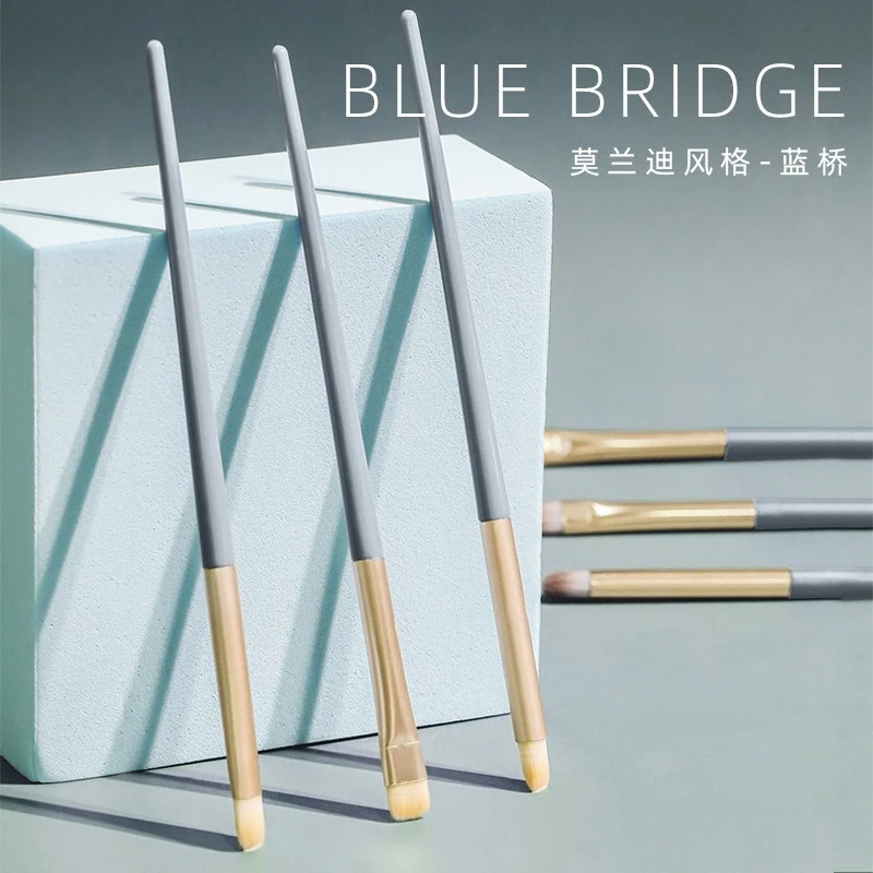 Een set van 3 draagbare en universele oogschaduwborstels voor eyeliner en make-upborstels onder de ogen voor gedetailleerd