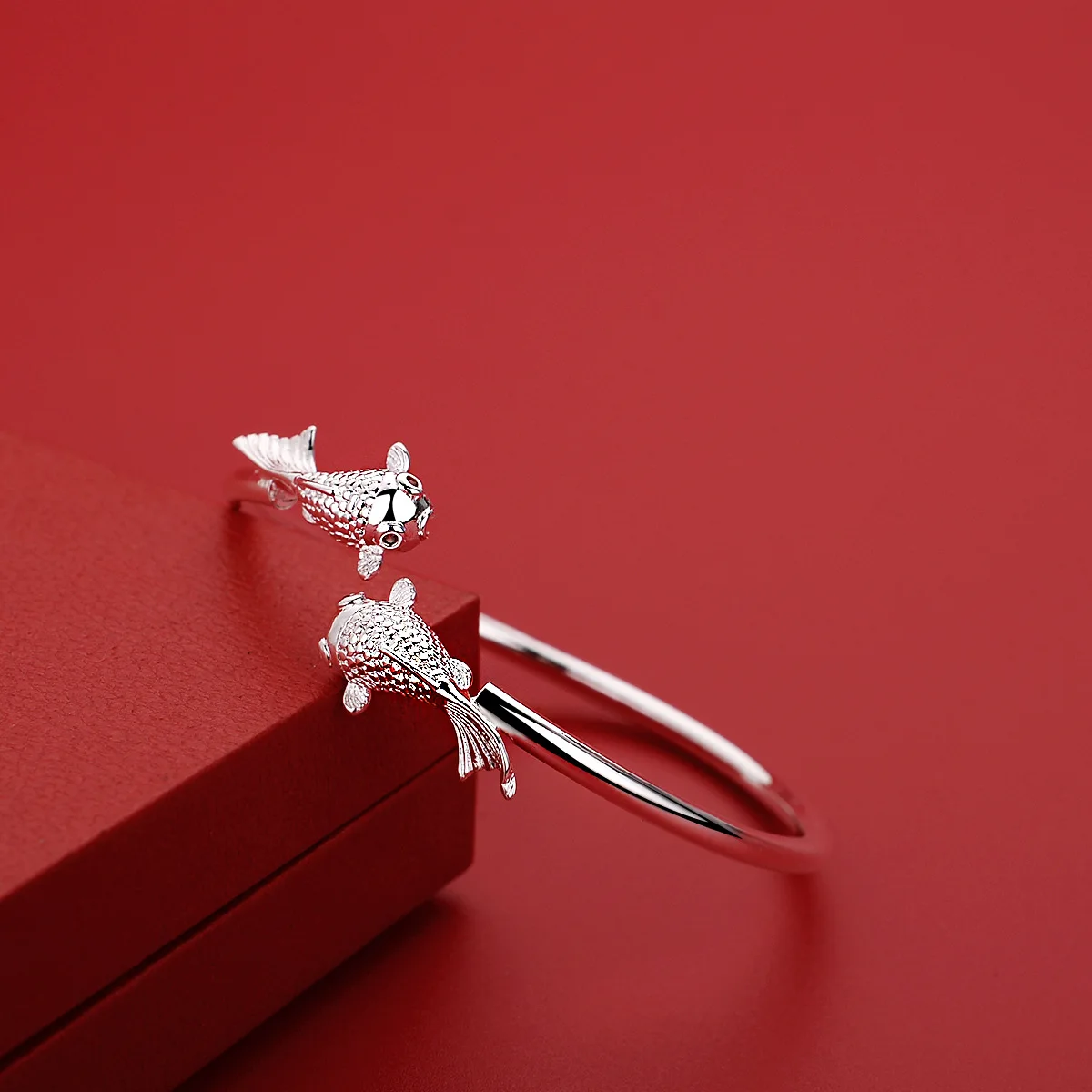 

Классические браслеты из стерлингового серебра 925 пробы с подвесками в виде золотых рыбок, браслеты для женщин, модные дизайнерские украшения для вечеринок, свадеб, подарки.