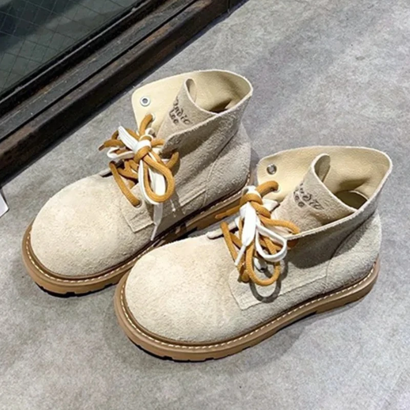 

Замшевые женские ботильоны с круглым носком в стиле ретро, осенне-зимние ботинки на платформе с круглым носком в стиле панк, дизайнерская женская обувь на толстой подошве