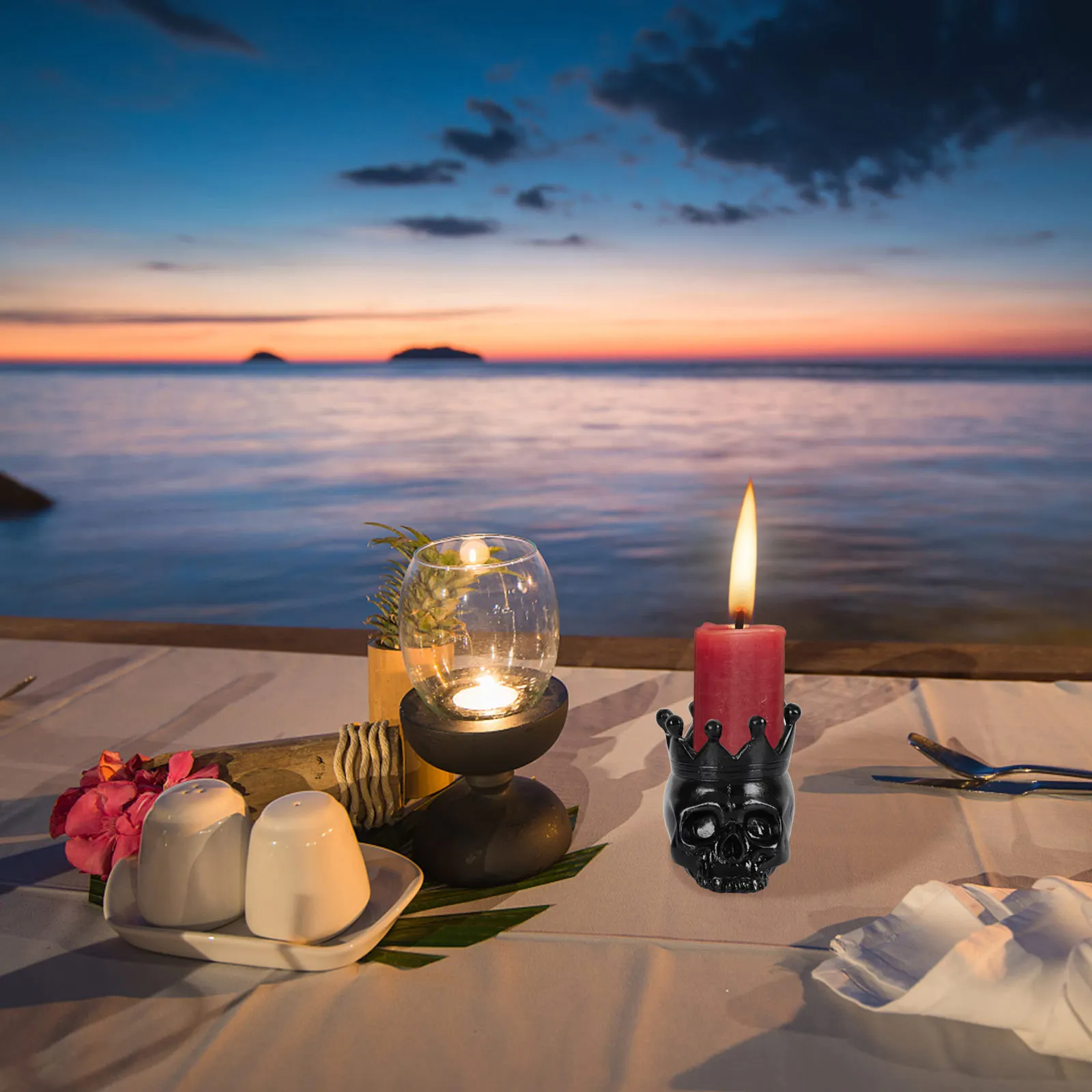 

1Pcs Skull Modeling Candleholder Resin Craft Decorative Desktop Stand Home Ornament Candleholder