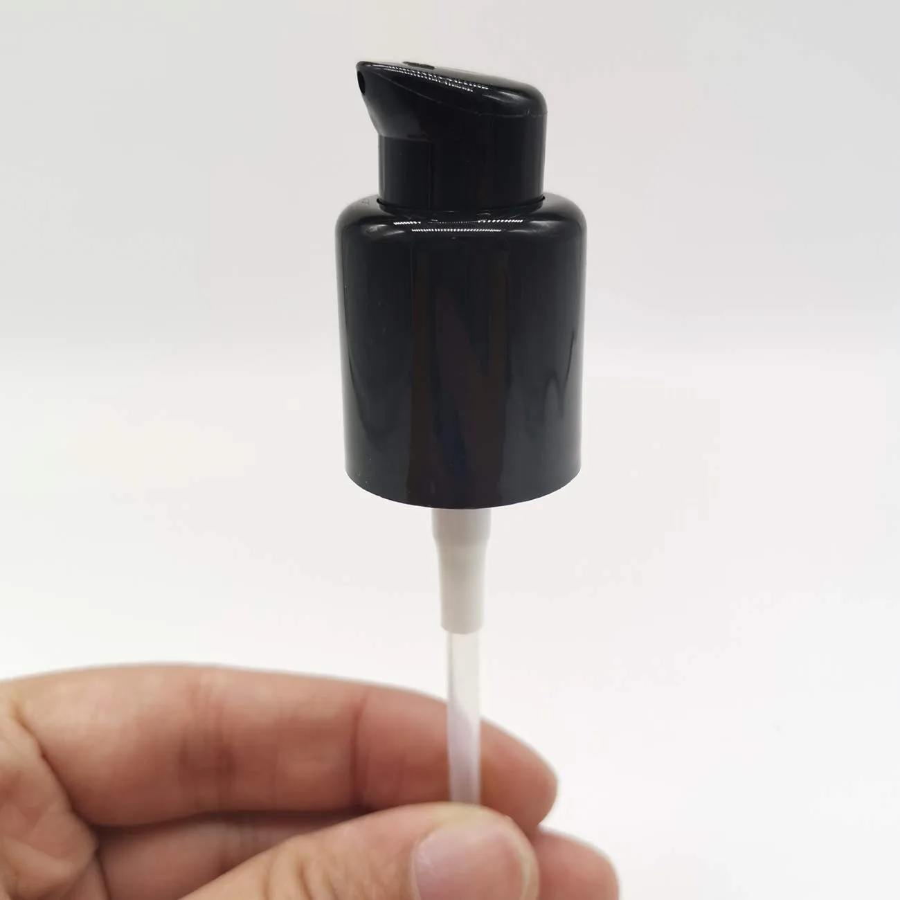 10 ชิ้น ปั๊มรองพื้นพลาสติกสีดำสำหรับเปลี่ยน ใช้สำหรับเครื่องสำอางเหลว สำหรับผลิตภัณฑ์ความงาม