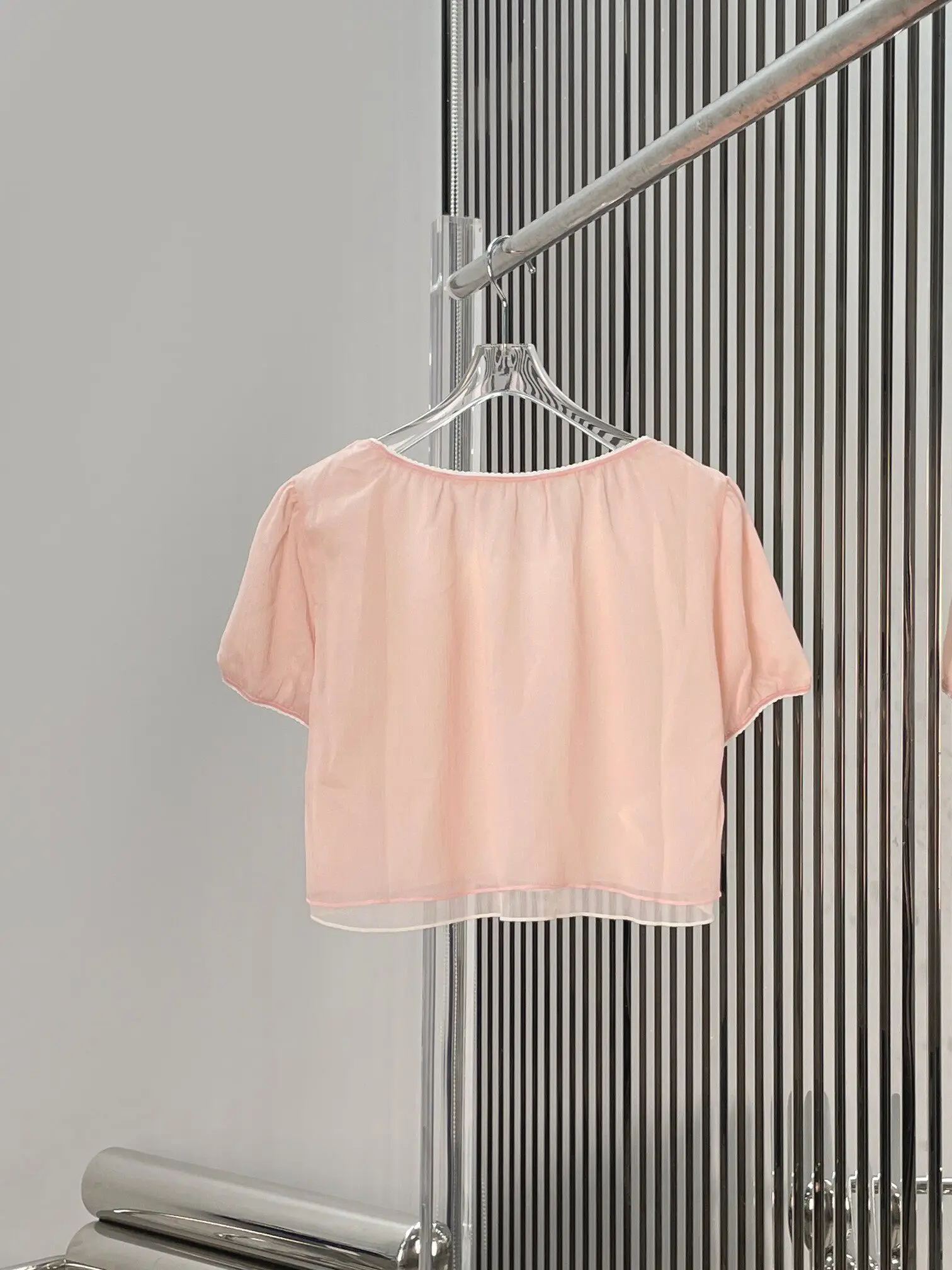 New Fashion All-match Slimming Round Neck Short Sleeve Top Women's Style Light Luxury Simple Daily Commuting Age Reduction