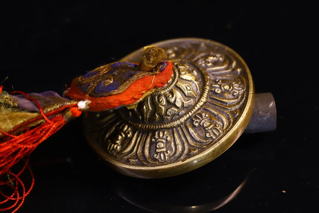 

3"Tibetan Temple Collection Old Bronze Eight Treasures Old Bell Ringing Bell Pendant Ox horn Prayer flag Amulet Town house