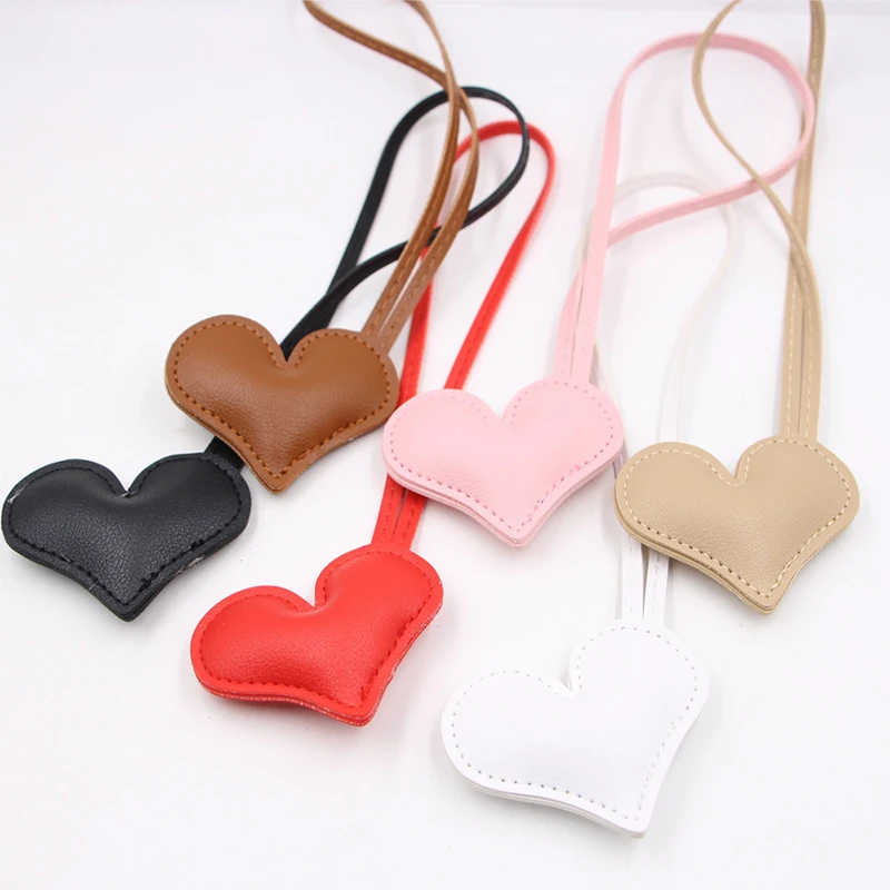 

1pcs Love Keychain Handmade Pu Leather Bag Pendant Suitable For Handbag School Bag Pendant 2025 New Fashion Clothing Accessories