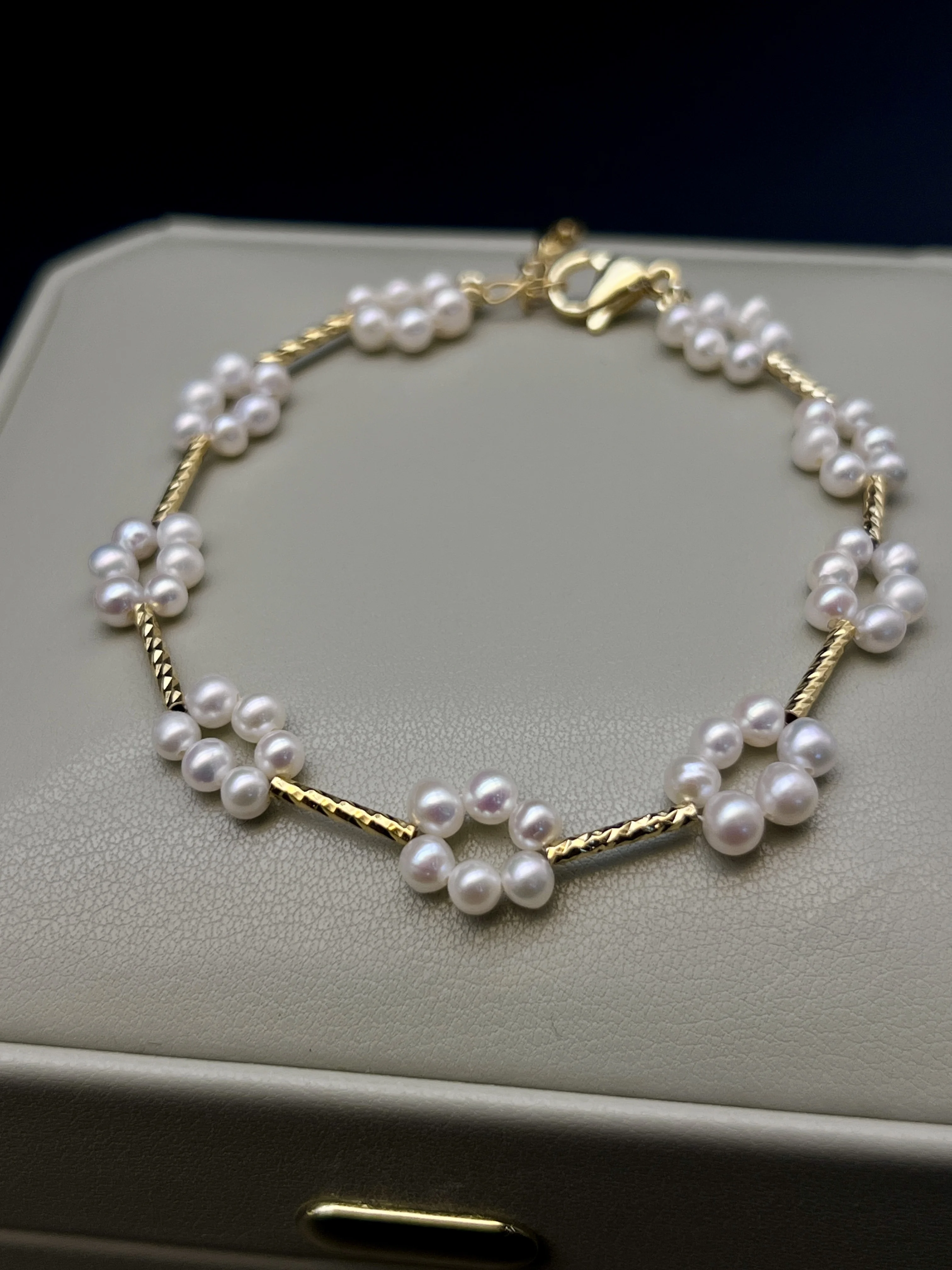 

Natural Freshwater Pearl Cluster Beaded Bracelet Adjustable Chain Copper Alloy Gold Plated Women's Fashion Jewelry