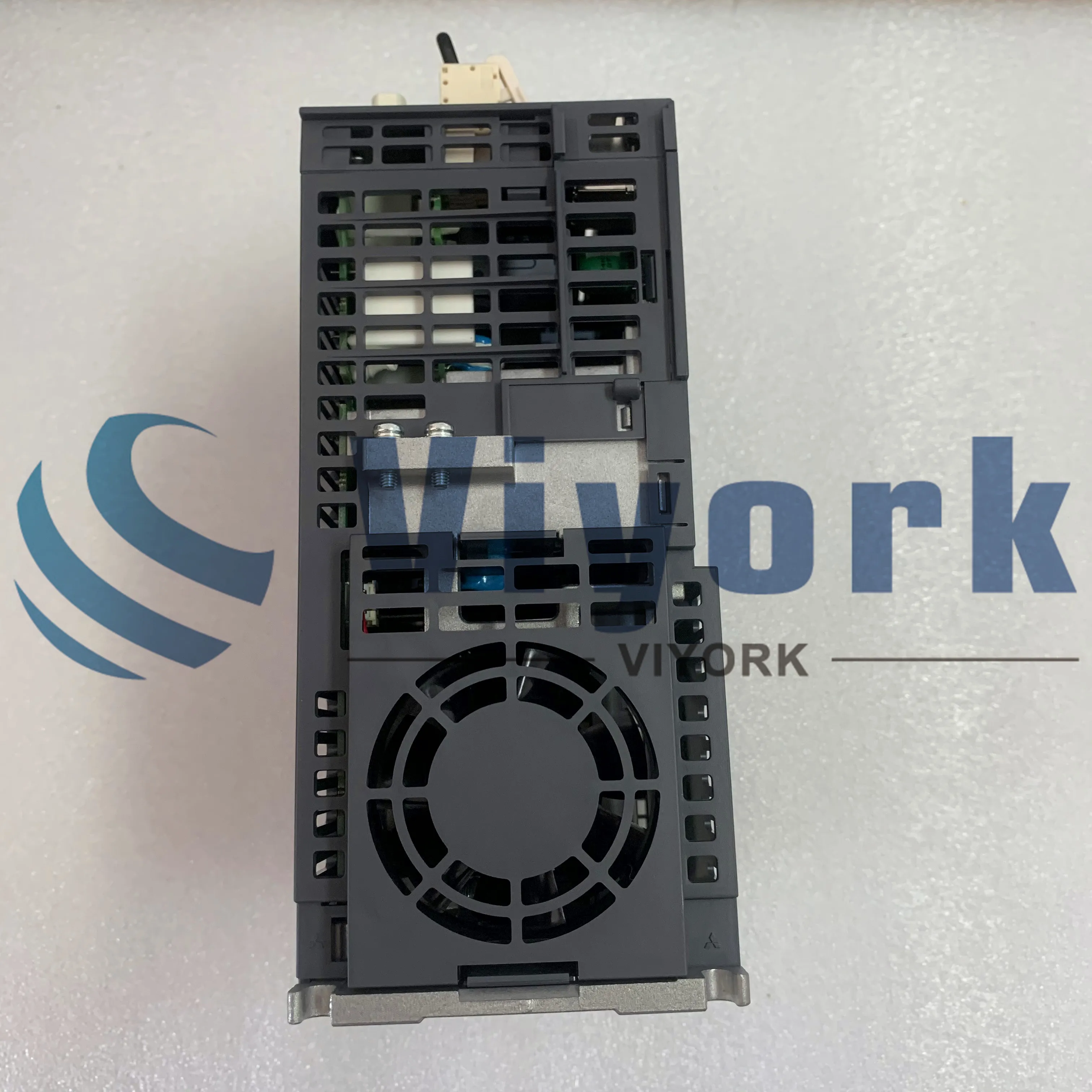 MR-J3-200B-RJ027U575 2KW SERVOVERSTERKER 200V NIEUW