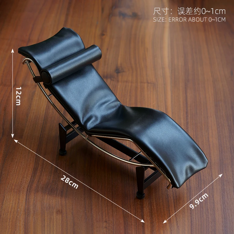1928 Mini Furniture Museum Hand-made Art Collection Design Ornaments Le Corbusier LC4 Lounge Chair Model