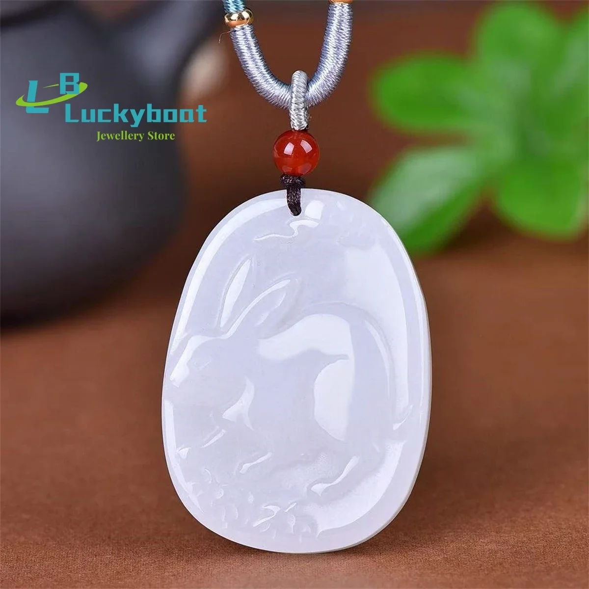 

Natural Gold Silk Jade Rabbit Zodiac Pendant Simple and Elegant Personalized Fashion Versatile for Men and Women