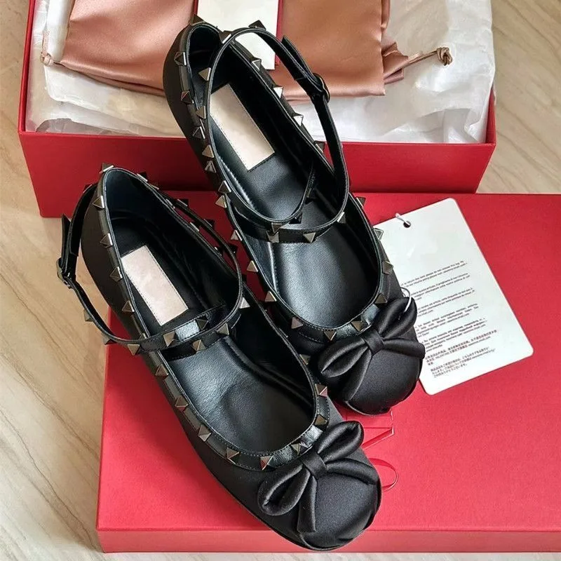 V family riveted satin ballet shoes female 2023 new bow French single shoes flat bottom Mary Jane princess shoes