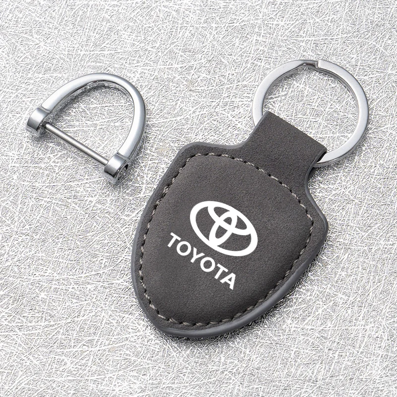 Fashion Car Keychain Metal Keyring Key Chain Pendant Gifts Styling Accessories For Toyota Rav4 Yaris Hilux Prius Avensis Auris