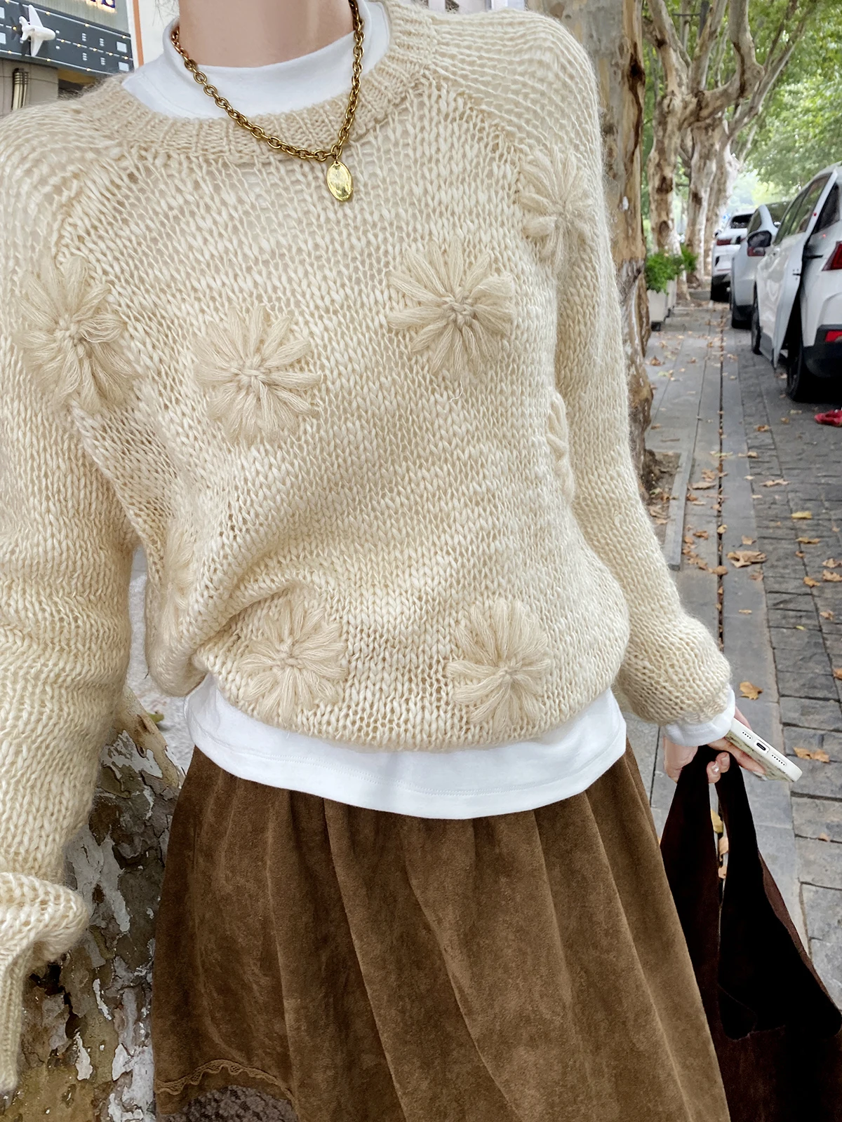 

FEELROOM Heavyweight 3D Embroidery 15 Wool Soft Gentle Style Knitted Sweater Overhead Design Winter Warm Thickened Long Sleeve