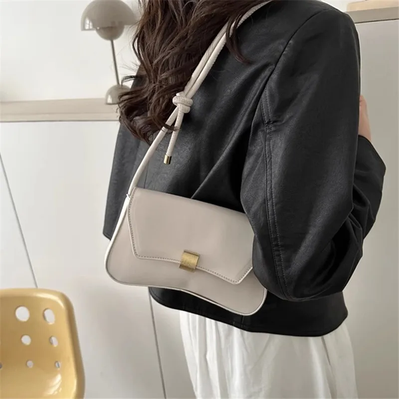 Simple Metal Buckle Handbag MessengerBag, Stylish and Versatile Shoulder Underarm Bag, Chic Baguette Bags for Women Daily Use