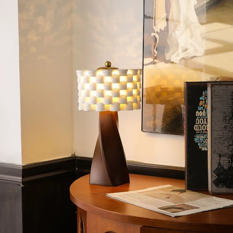 Living room decorative desk lamp solid wood retro creative bedroom bedside study hotel