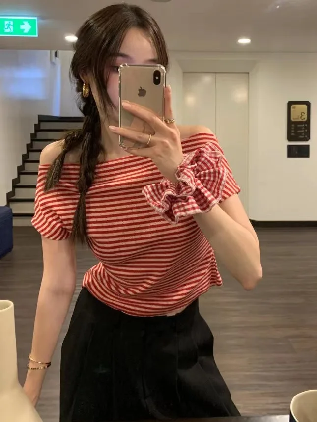 

Summer New Women's ort Sve Bal T-irt One-oulder Length Age-Defng Top Korean Sle Slim Fit Commute Wear
