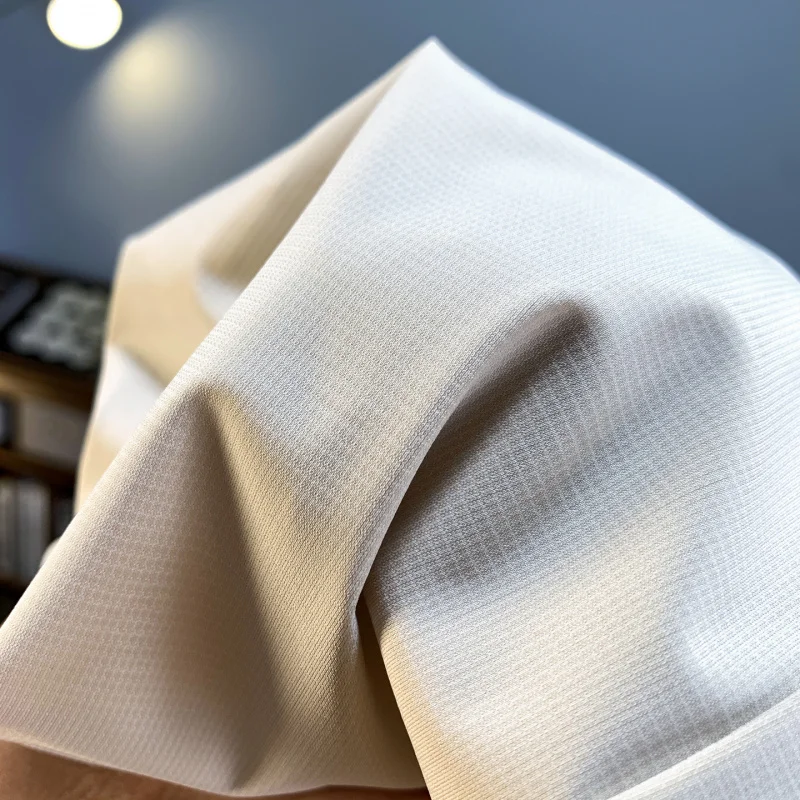 Летние мужские шорты из тонкого ледяного шелка, трендовая корейская версия, повседневные спортивные свободные быстросохнущие дышащие брюки средней длины