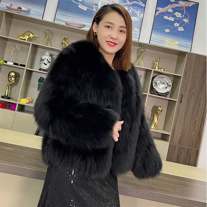 

Winter Short Women's V-neck Korean Edition Coat with True Fox Hair Fashion Banquet High end Charm Fur Coat 2023