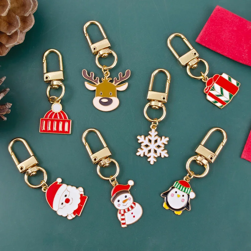 Exquisite Christmas Keychain Metal Snowman Elk Penguin Santa Claus Keyring Handbag Purse Decor Accessories Kids New Year Gifts