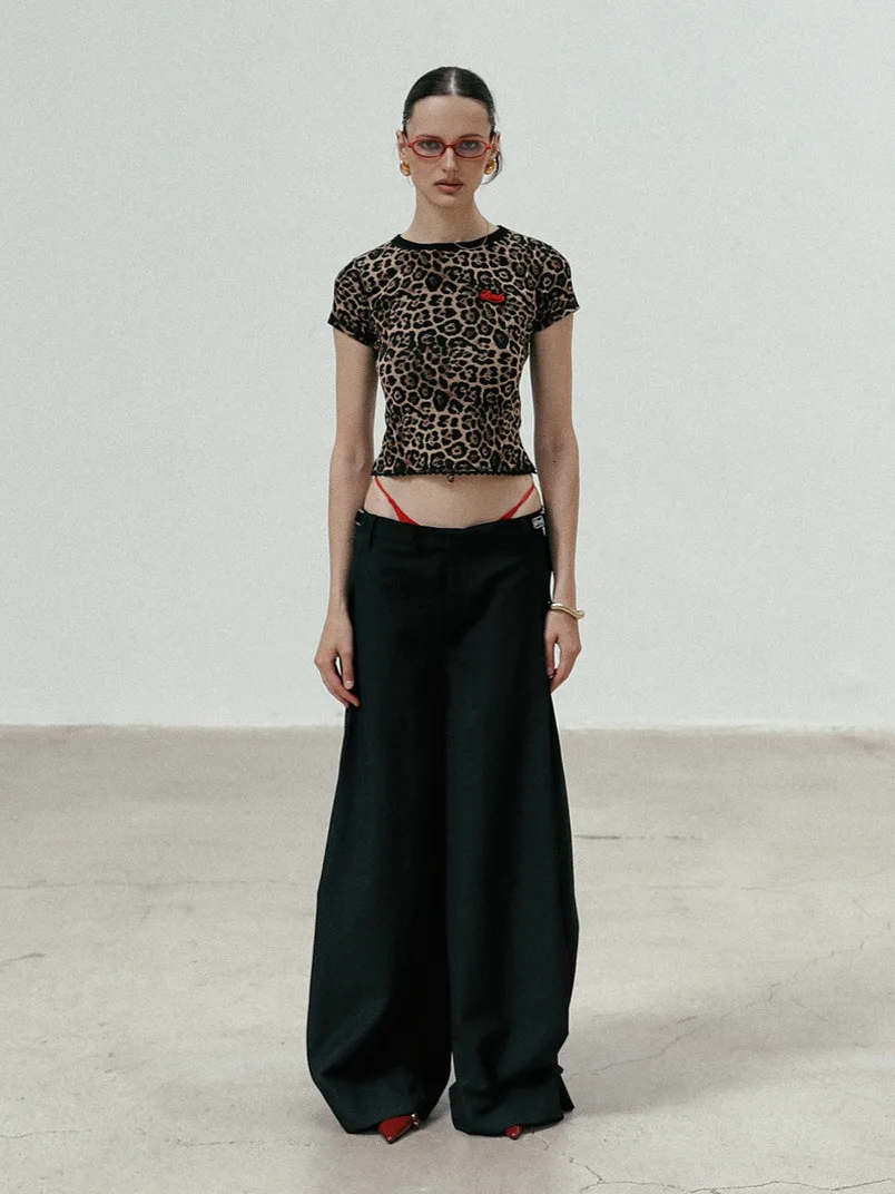 투톤 레오파드 프린트 투웨이 착용 반팔 티셔츠 여성 여름 2025 레이스 트림 핫 걸 스타일 섹시 탑 라운드 넥